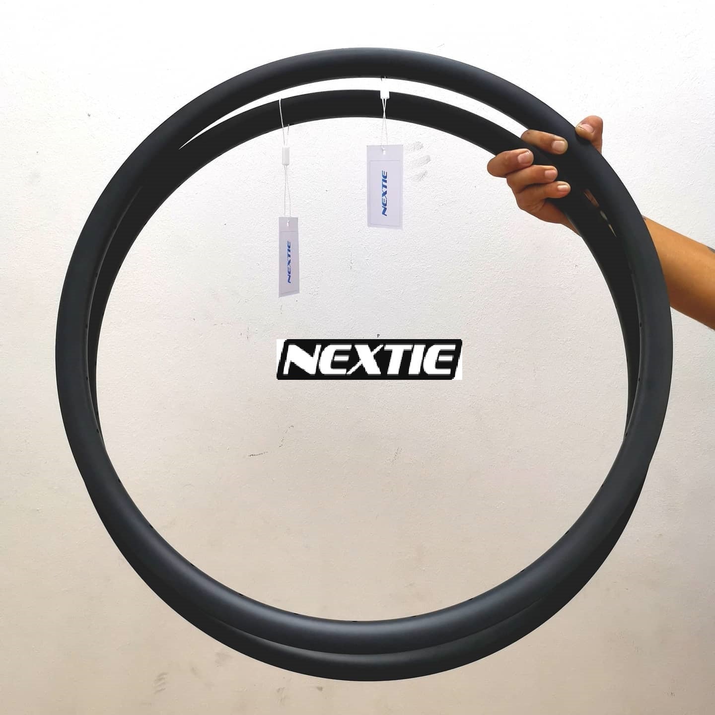 Nextie Premium Asymmetric Carbon Rims - 30mm – The PM Cycles
